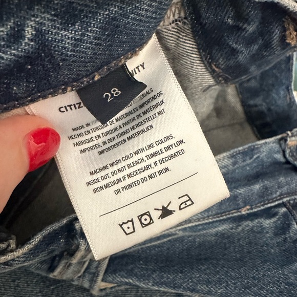 NWT Citizens of Humanity Ayla Shorts Bermuda length Babylonia size 28 raw hem - Picture 2 of 9